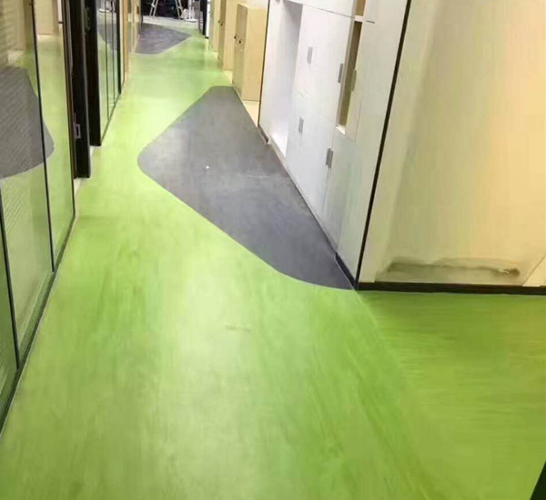 同質透心地板