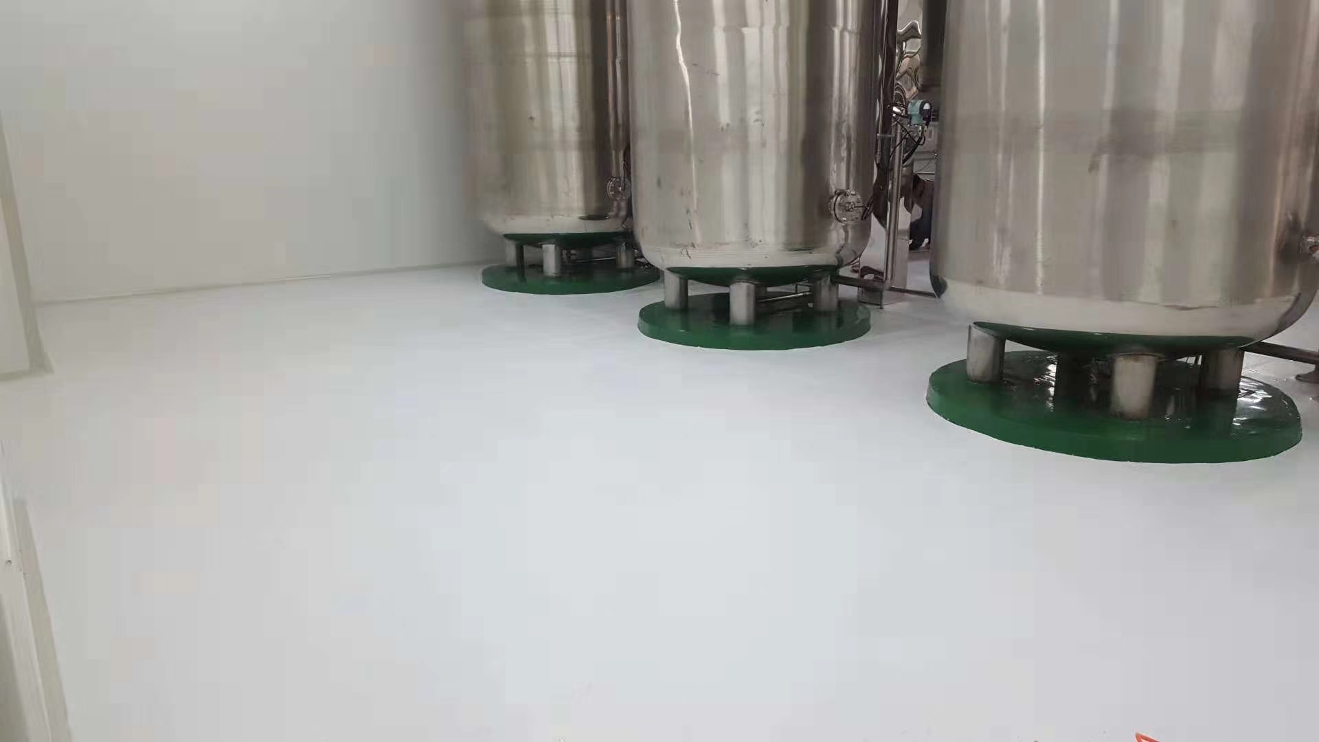 制藥廠為什么會(huì)使用大巨龍pvc地板？
